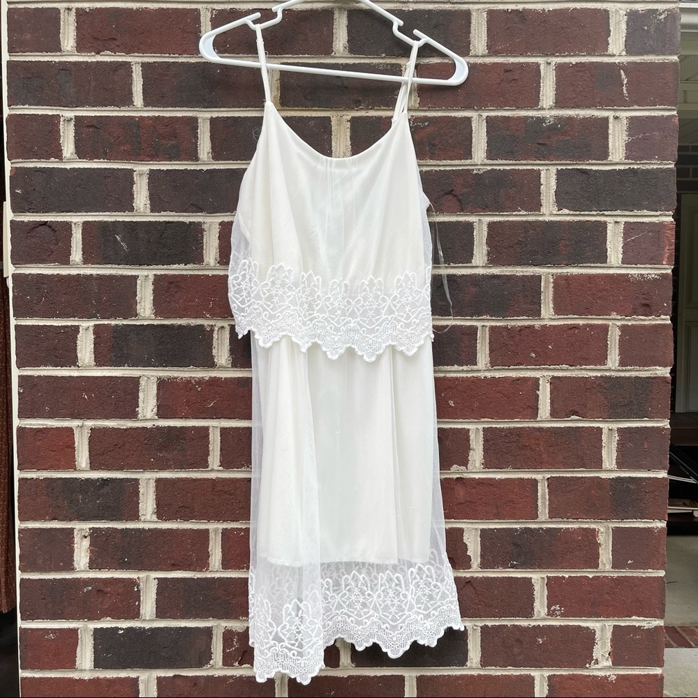 White lace dress - size M